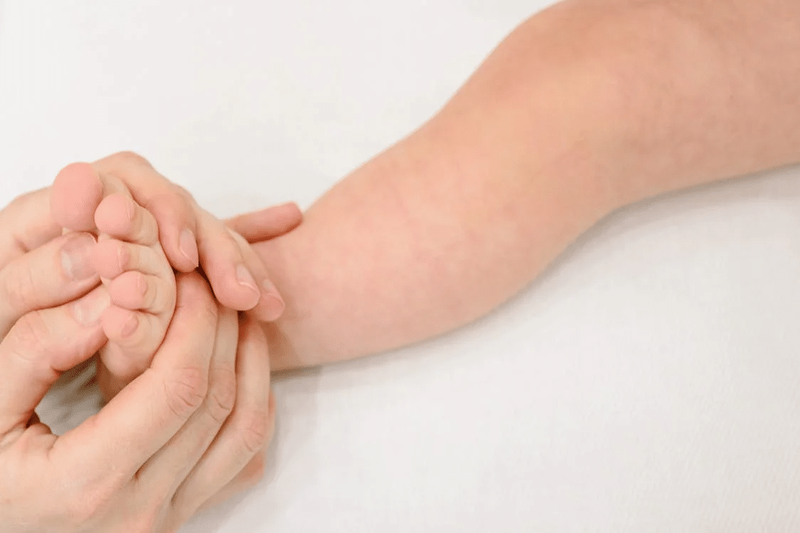 Which is the Best Baby Oil for Your Newborn’s Delicate Skin? - Finally All Natural